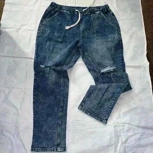 🍁4/$25 EUC Ripped Jeans